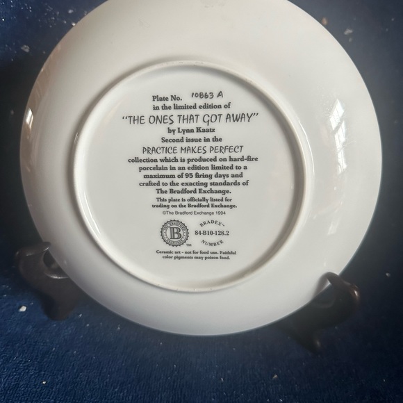 The Ones That Got Away, Golden Retriever Dog Collector Plate Bradford Exchange - Picture 3 of 9